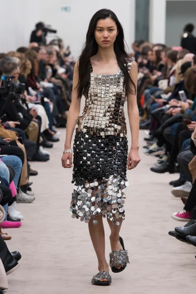Look 15